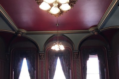 Large Master Suite Overlooking Downtown - 22 E Main St