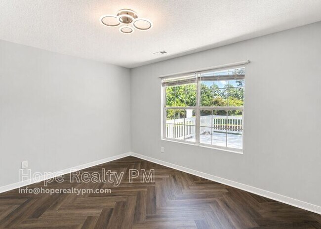 Foto del edificio - 3511 Silver Oak Ct