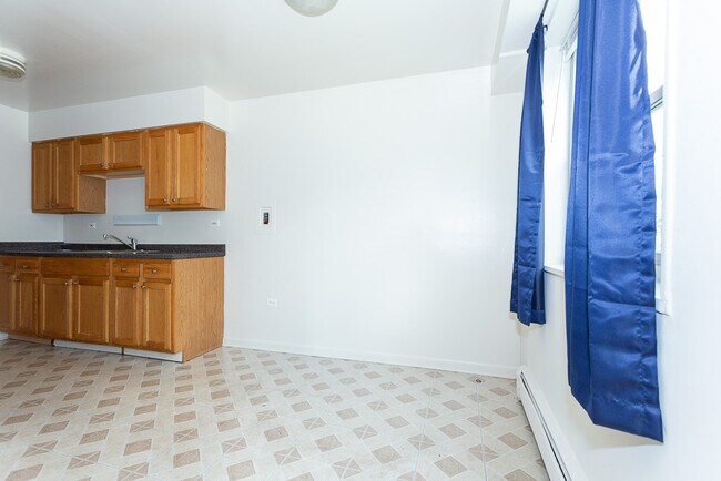 Foto del edificio - 4913-4913 Church