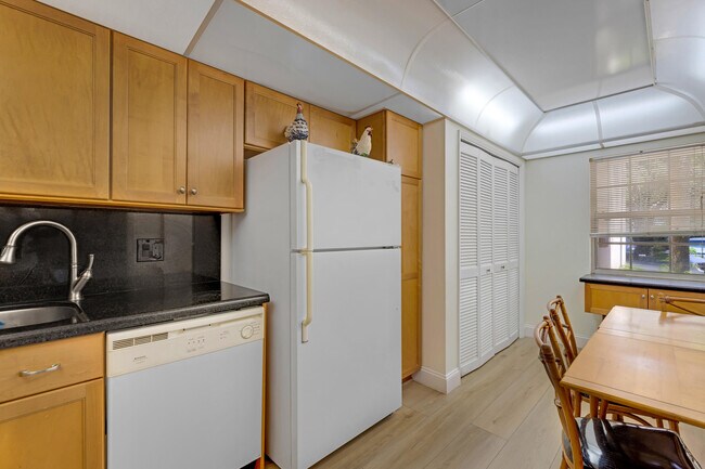 Foto del edificio - 3621 Oaks Clubhouse Dr