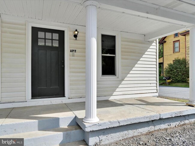 Building Photo - 2-838-AP2 Suedberg Rd