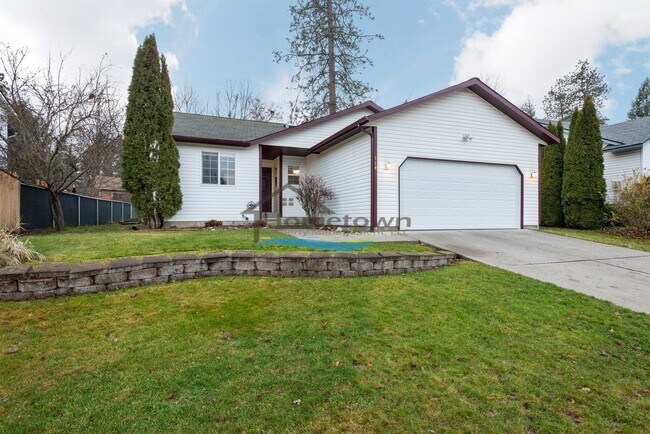 Foto del edificio - 3 Bedroom 2 Bath Home with Attached 2-Car ...