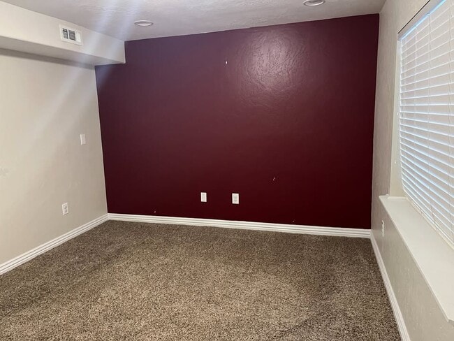 Building Photo - 2771 S Ivy Ln