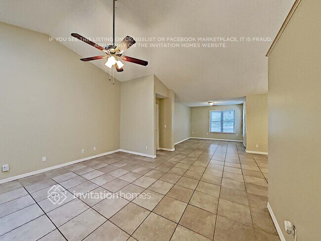 Foto del edificio - 4040 Waterview Loop