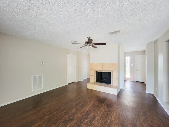 Foto del edificio - 18402 Tall Cypress Dr