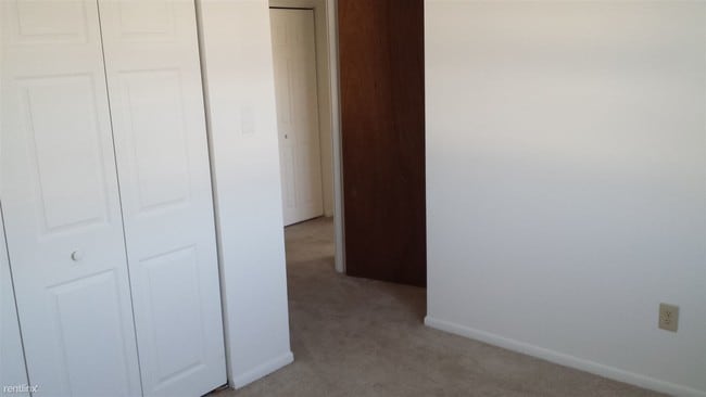 Building Photo - 1 br, 1 bath Apartment - 91 Veterans Rd 314