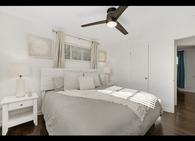 Foto del edificio - 5295 Perry St