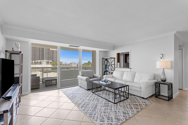 Foto del edificio - 2841 N Ocean Blvd