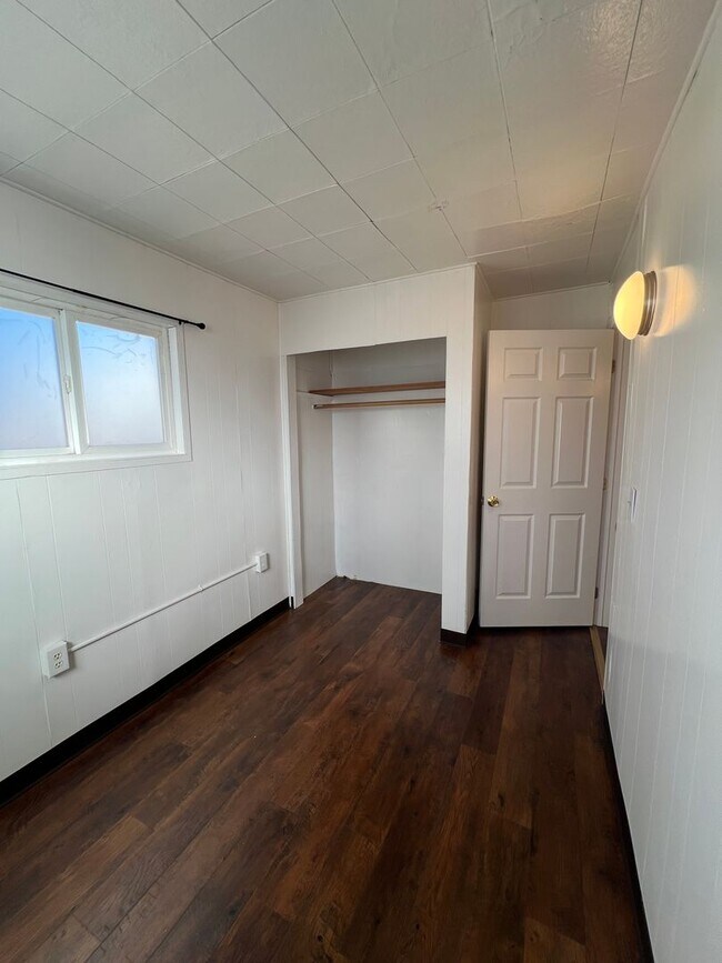 Building Photo - Non-Refundable & Security Deposit Total: $...