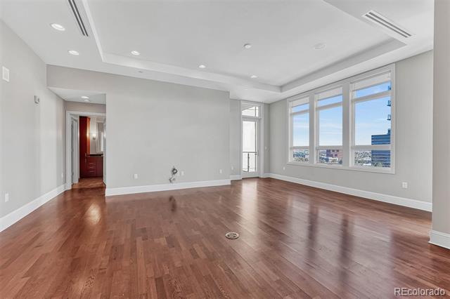 Foto del edificio - 5455 Landmark Pl