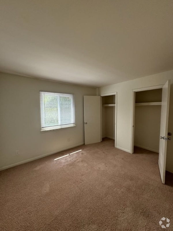 Building Photo - 600 Reusens Rd