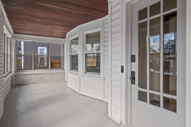 Building Photo - 1317 Bemis St SE
