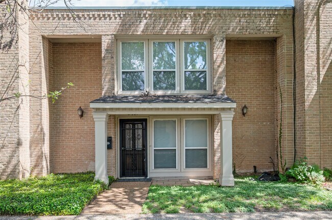 Building Photo - 9417 Bassoon Dr