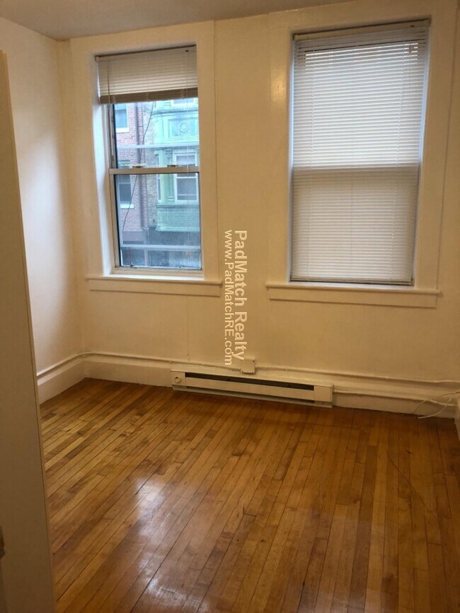 Building Photo - 161 Endicott St