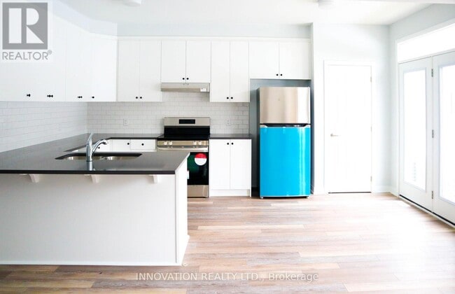 Building Photo - 1062 Curraglass Walk