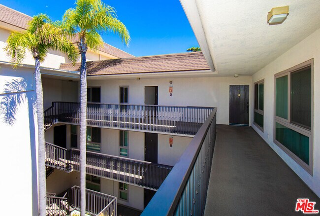 Foto del edificio - 6001 Canterbury Dr