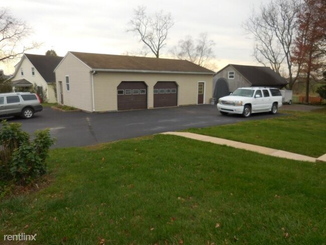 Building Photo - 3 br, 2 bath House - 2998 W Newport Rd