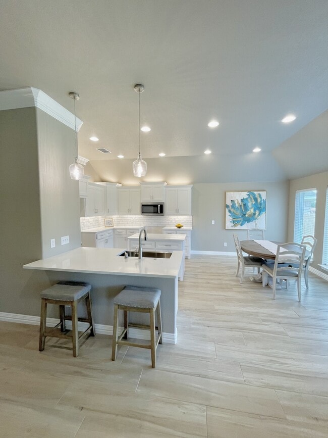 Building Photo - 5005 Cy Young Dr