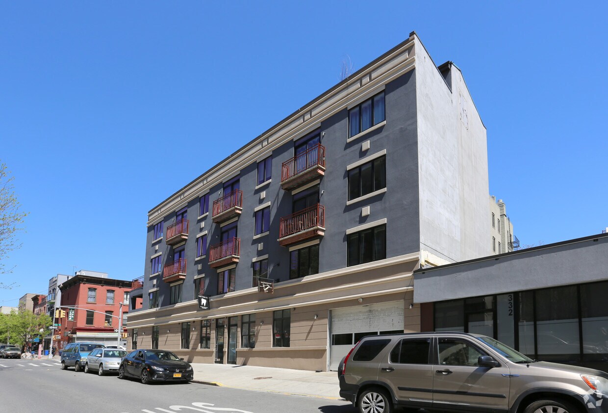 Building Photo - 370 S 4th St