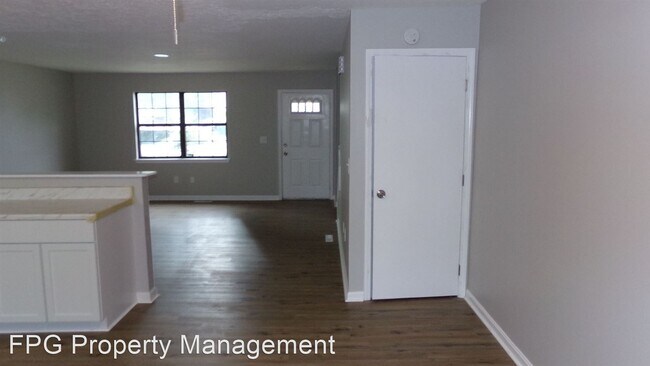 Building Photo - 3 br, 1.5 bath House - 2703 Pioneer Ct