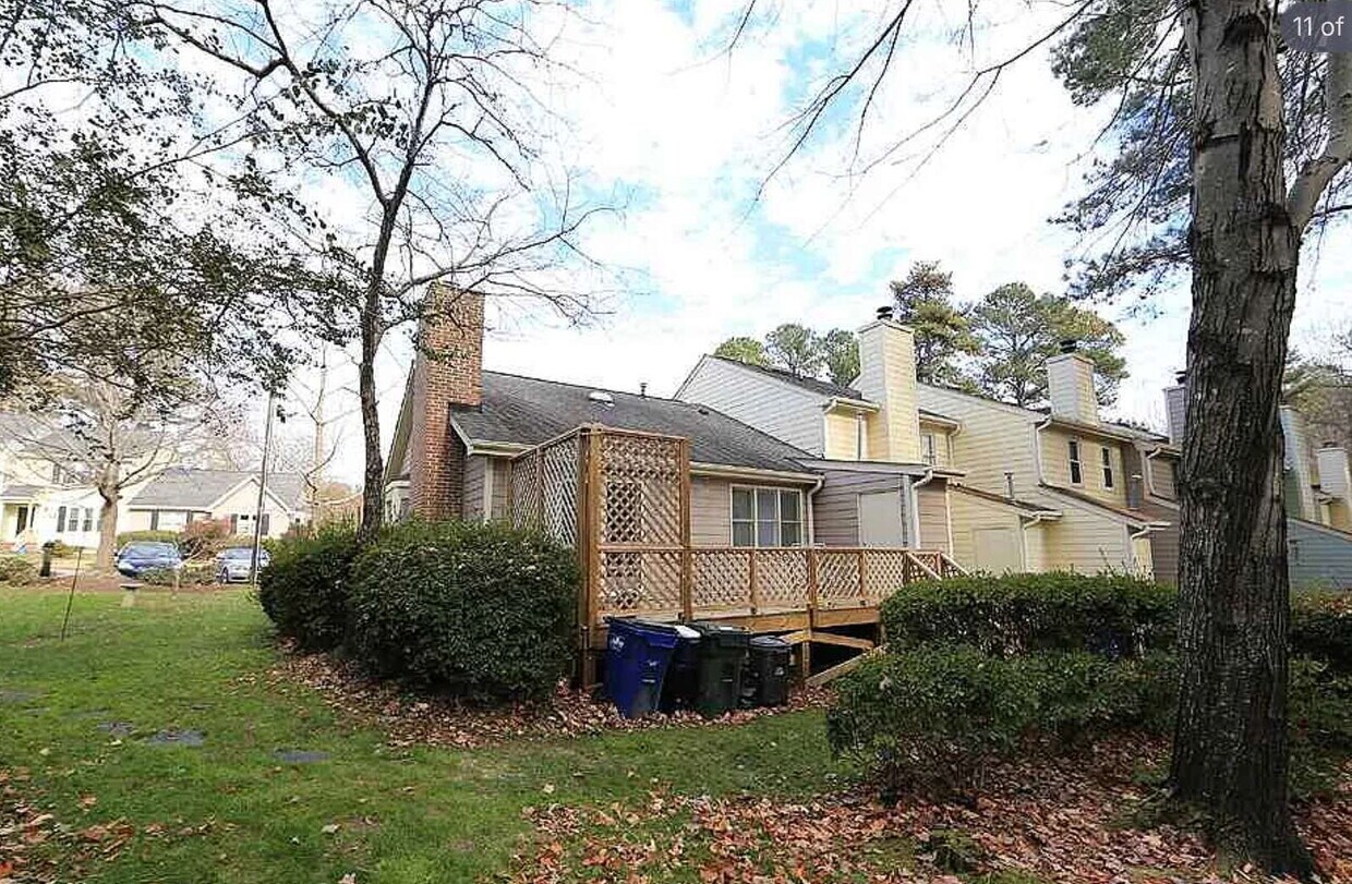 Foto del edificio - One-Story End Unit Townhome in Prime Raleigh Location