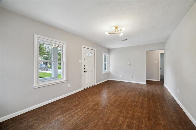Foto del edificio - 1147 Du Barry Ln
