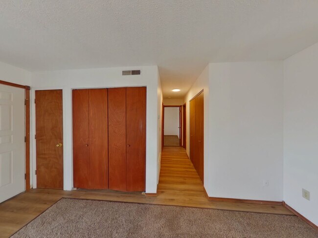 Foto del edificio - 3951 N Garland Cir