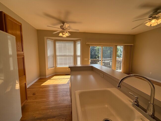 Foto del edificio - 1315 Chestnut Ln