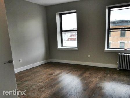 Foto principal - 848 Bushwick Ave