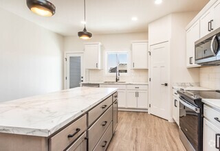607 Matthew Trl