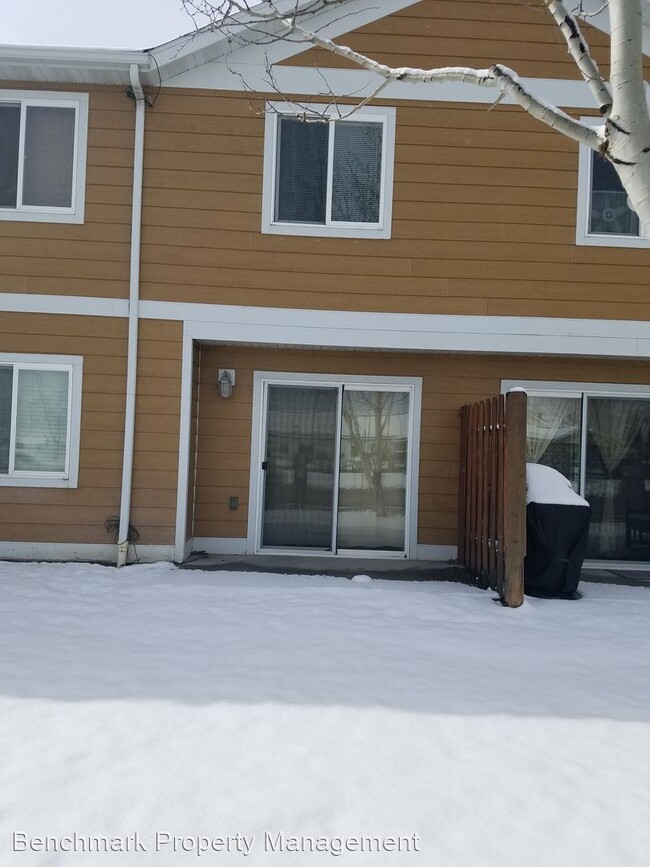 Building Photo - 3 br, 2.5 bath House - 1002 Cruiser Lane U...