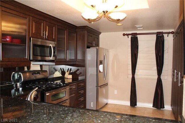 Kitchen - 210 E Flamingo Rd