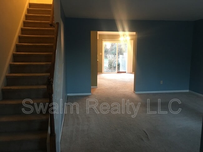 Building Photo - 35 Blairville Rd