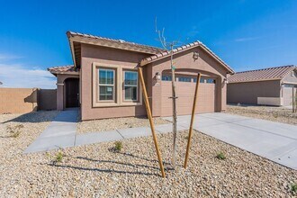Building Photo - 17066 W Artemisa Ave