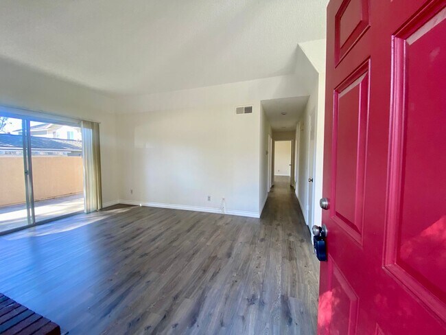 Foto del edificio - Charming single-level 3b/2b townhouse in the heart of Thousand Oaks!