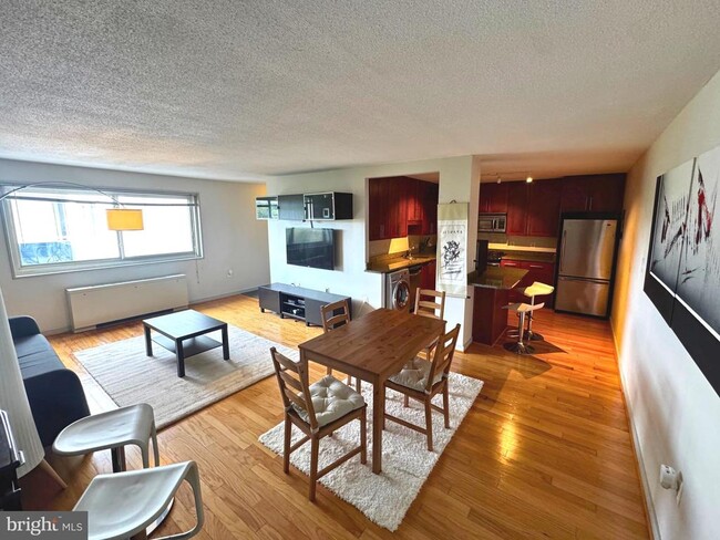 Foto del edificio - 7333 New Hampshire Ave