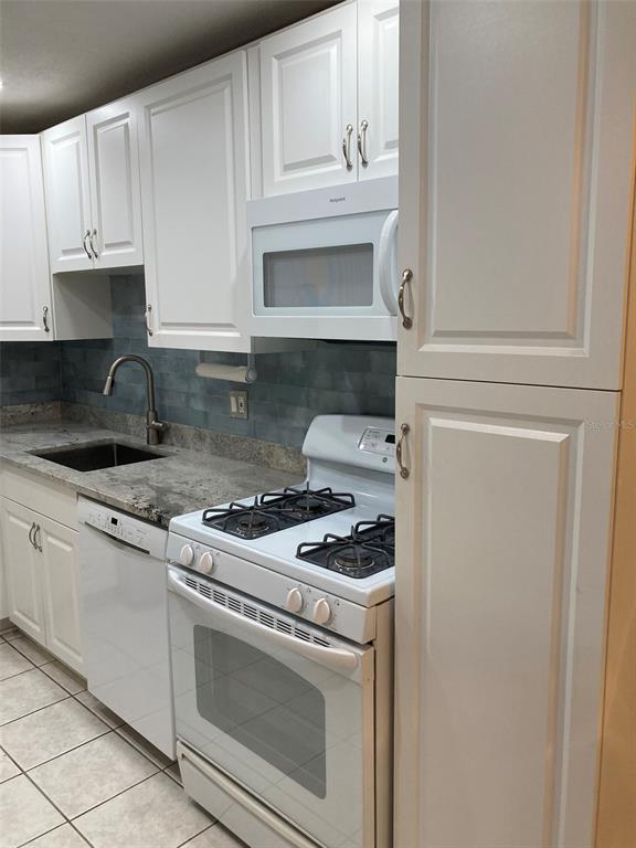 Foto del edificio - 6070 80th St N