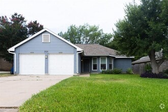 Building Photo - 2020 Zephyr Ln