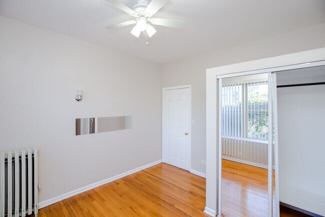 Building Photo - 2209 S 61st Ct