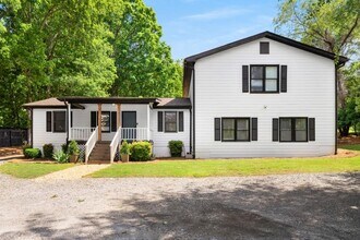 Building Photo - 3142 Chamblee Gap Rd