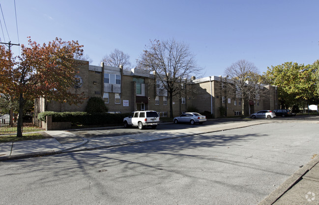 Building Photo - Marshall Square Apartments