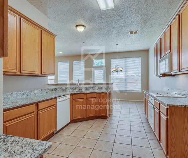 Foto del edificio - $2600! Beautiful 3 Bed, 2 Bath home in desirable PLANO!