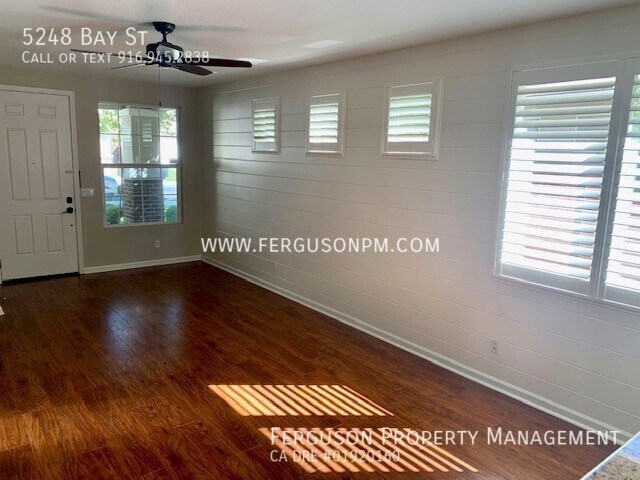 Foto del edificio - 5248 Bay St