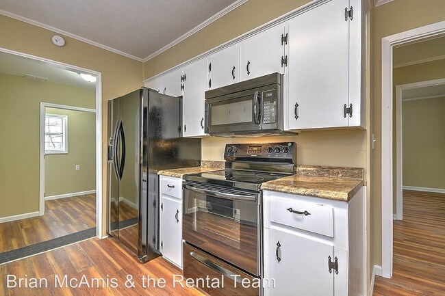 Building Photo - 4 br, 1 bath House - 110 Ridgeview Drive