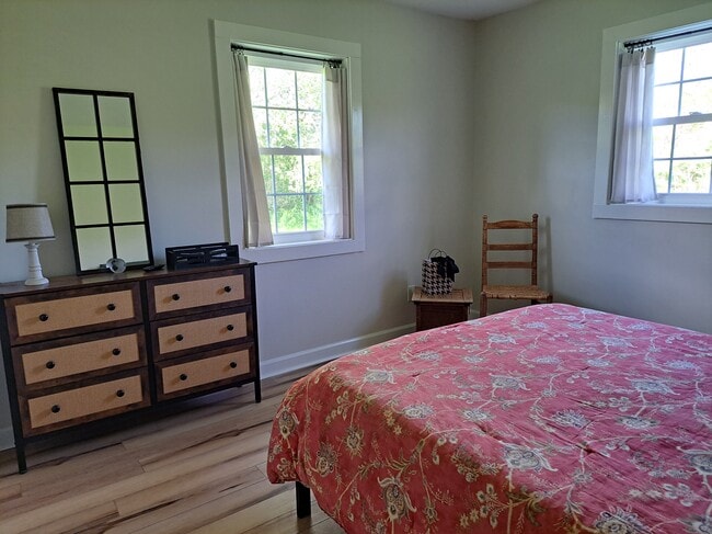 Foto del edificio - 386 White Store Rd