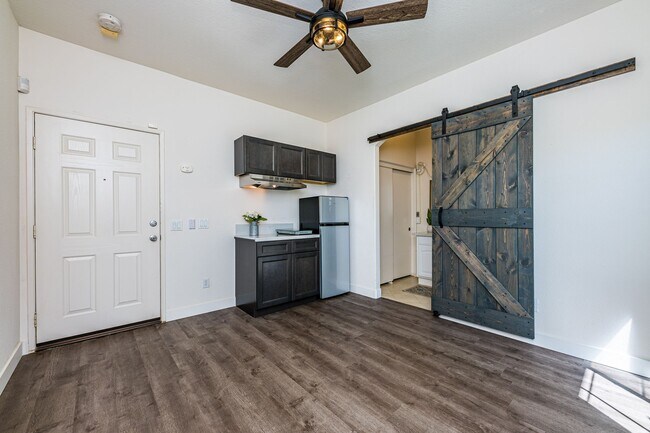 Building Photo - 27569 Ethan Allen Way