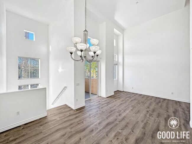 Foto del edificio - Beautiful 3BD/3BA W/ A/C, Attached Garage, and Community Pool in Kearny Mesa!