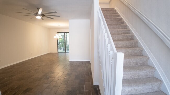 Foto del edificio - 1042 NW 33rd Mnr