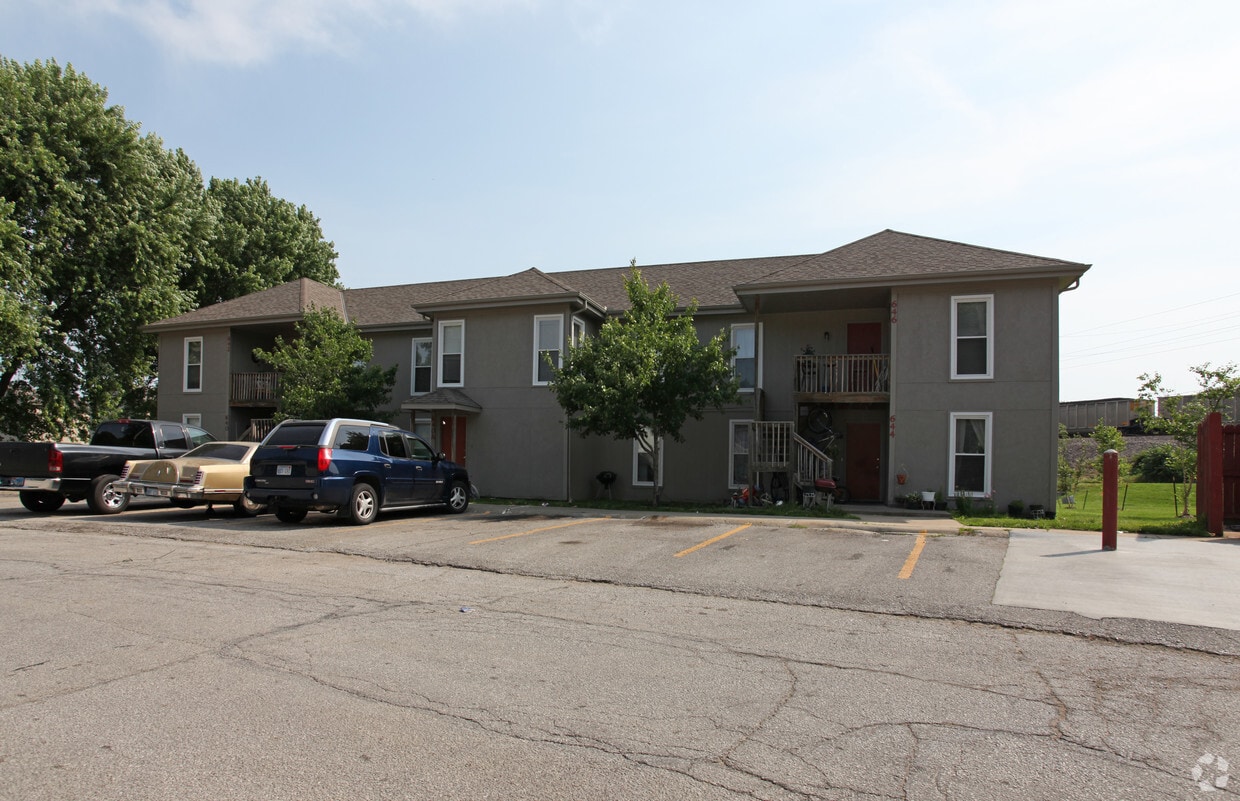 Primary Photo - 640 S Lakehurst Dr