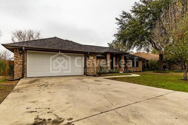 Foto del edificio - 1068 Memorial Cir